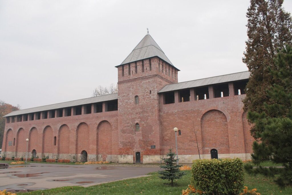 Маховая башня Смоленской крепости